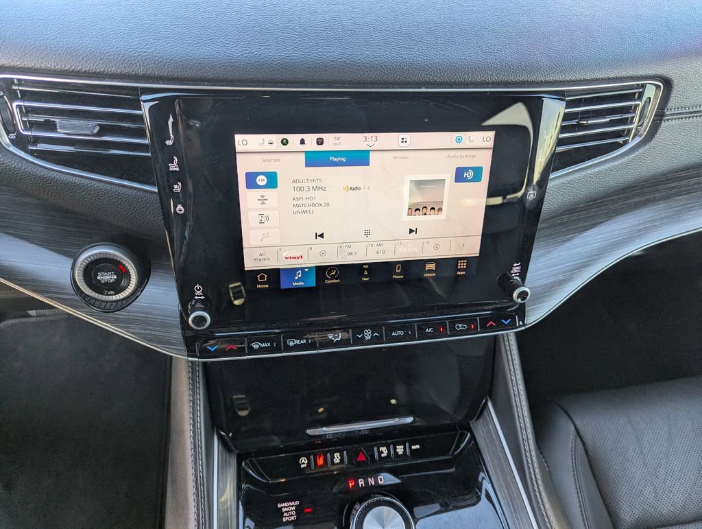 Used 2024 Jeep Wagoneer Series II w/ Flexible Seating Group image 18