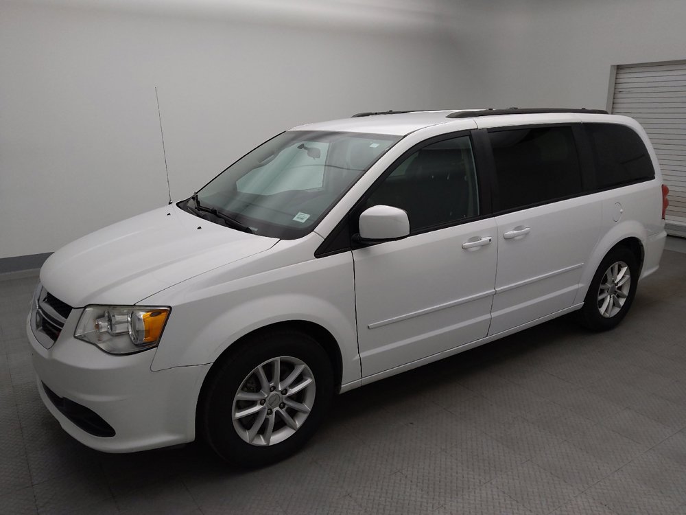 Used 2016 Dodge Grand Caravan SXT FWD image 2