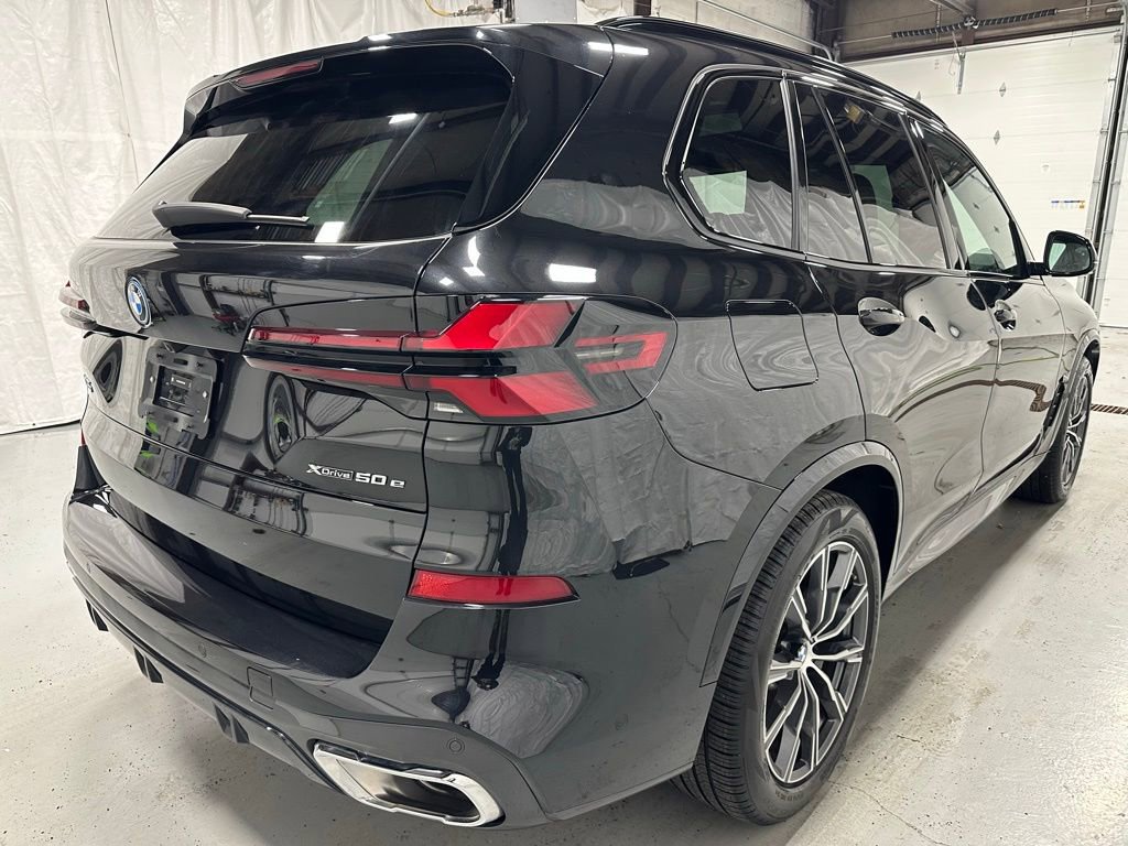 Used 2026 BMW X5 xDrive50e AWD/4WD image 7