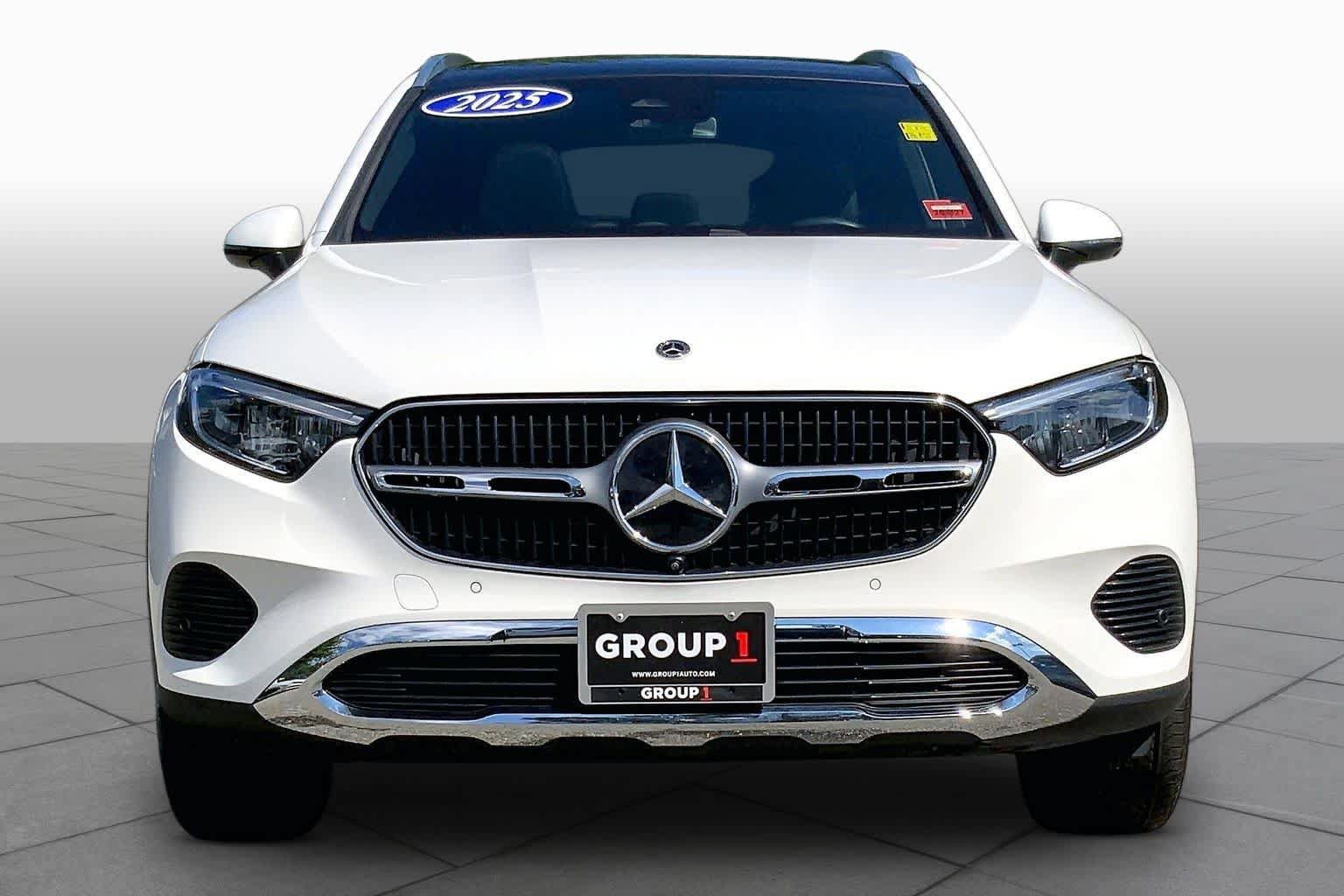Used 2025 Mercedes-Benz GLC 300 4MATIC image 4
