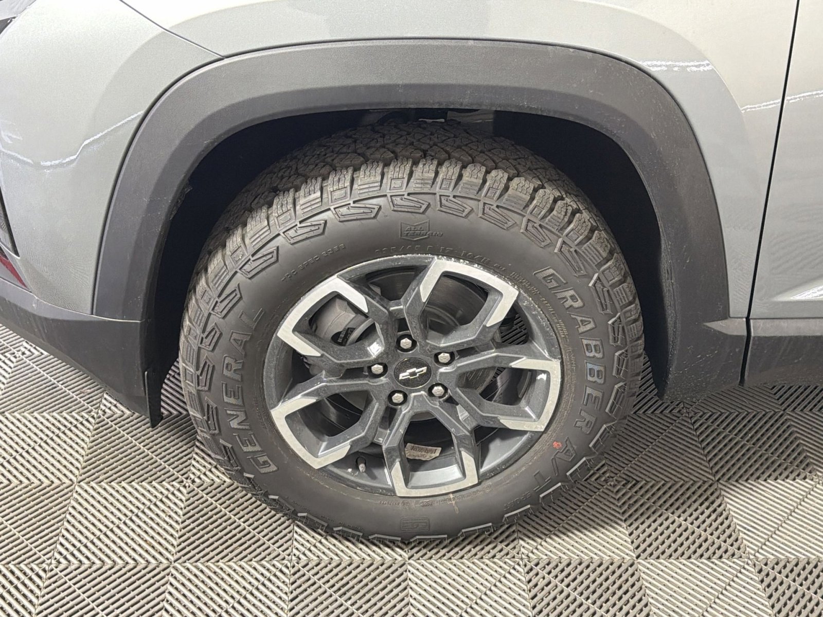 New 2026 Chevrolet Equinox ACTIV FWD image 12