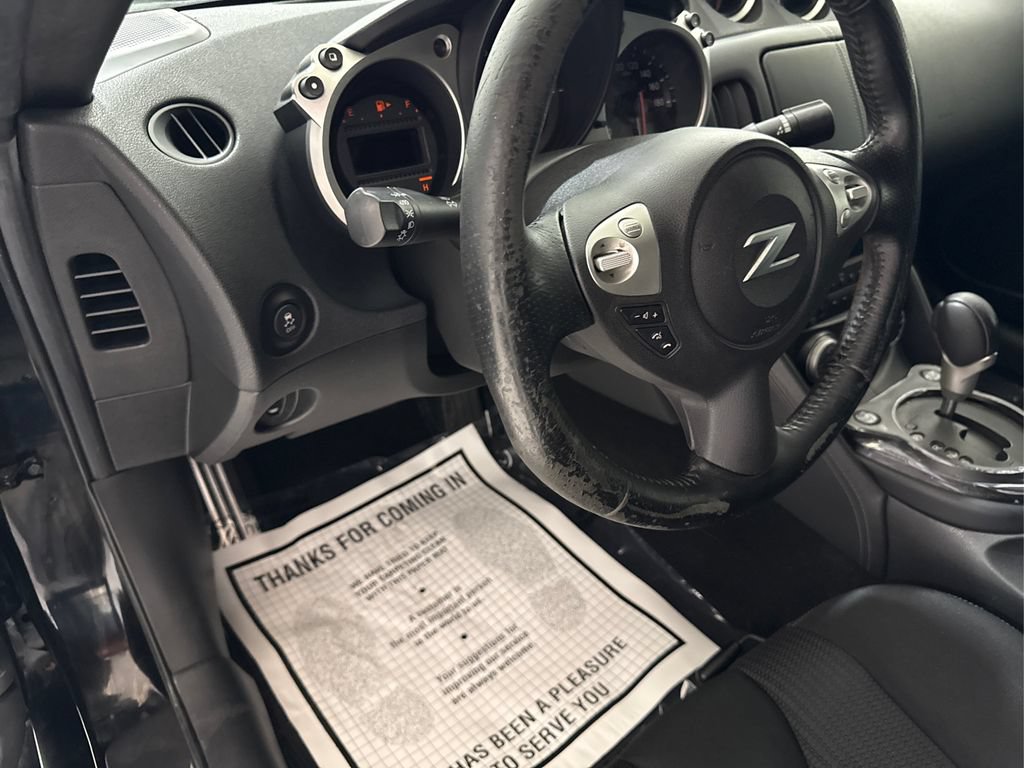Used 2016 Nissan 370Z Coupe RWD image 28