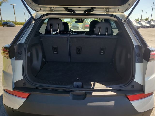 Used 2022 Chevrolet Bolt EUV LT w/ Convenience Package FWD image 11