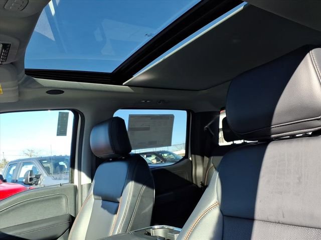 New 2026 Ford F250 Lariat w/ Black Appearance Package image 8