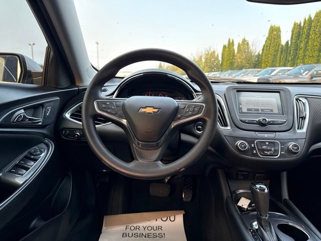 Used 2017 Chevrolet Malibu LT FWD image 18