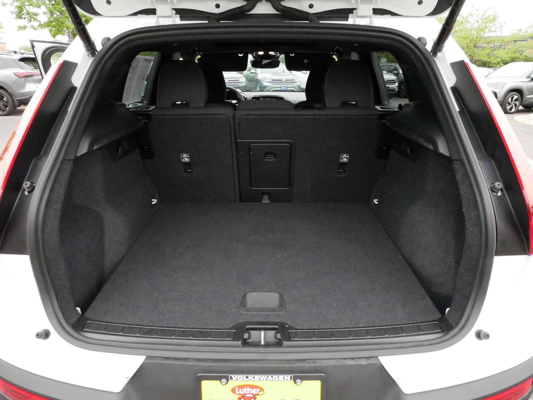 Used 2025 Volvo XC40 B5 Core AWD/4WD image 18