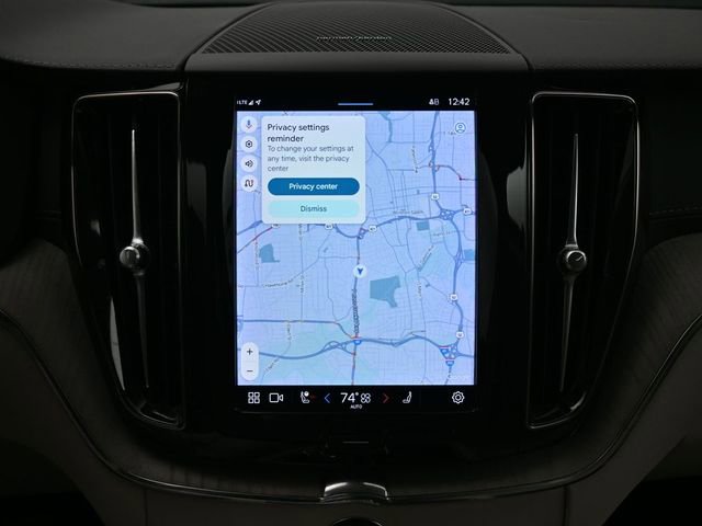 Used 2023 Volvo XC60 B6 Ultimate w/ Climate Package image 15