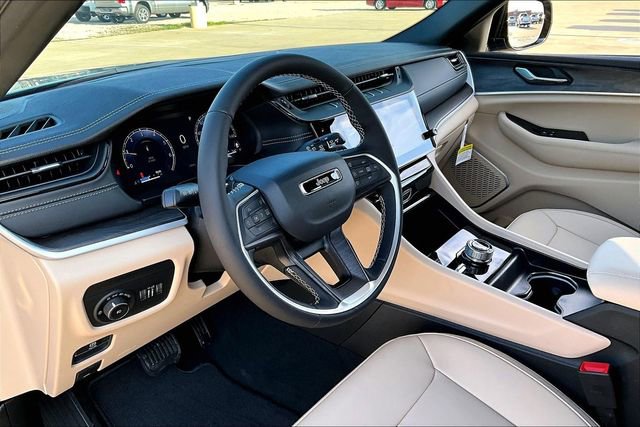 New 2026 Jeep Grand Cherokee Limited AWD/4WD image 9