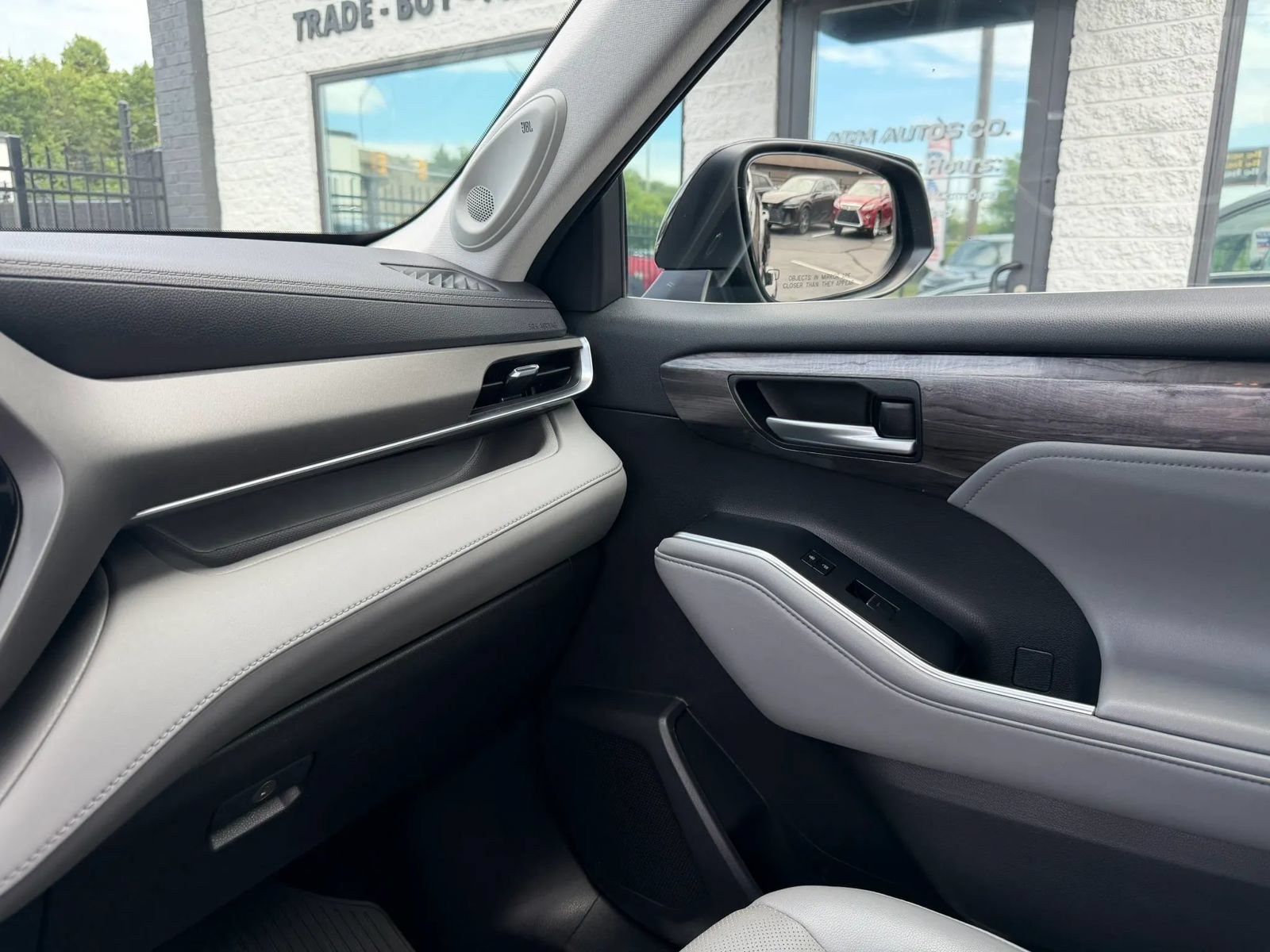 Used 2022 Toyota Highlander Limited AWD/4WD image 21