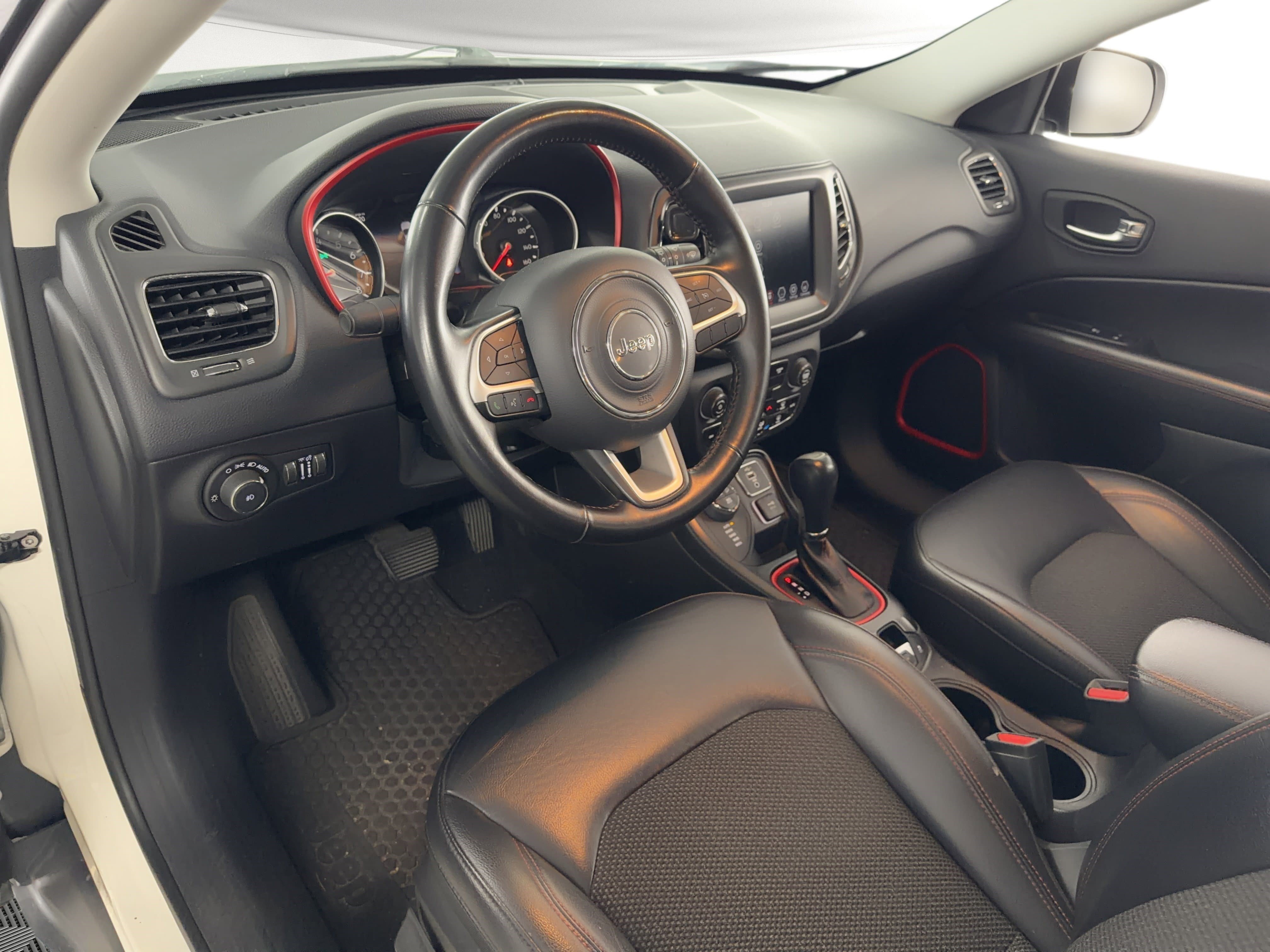 Used 2019 Jeep Compass Trailhawk AWD/4WD image 4