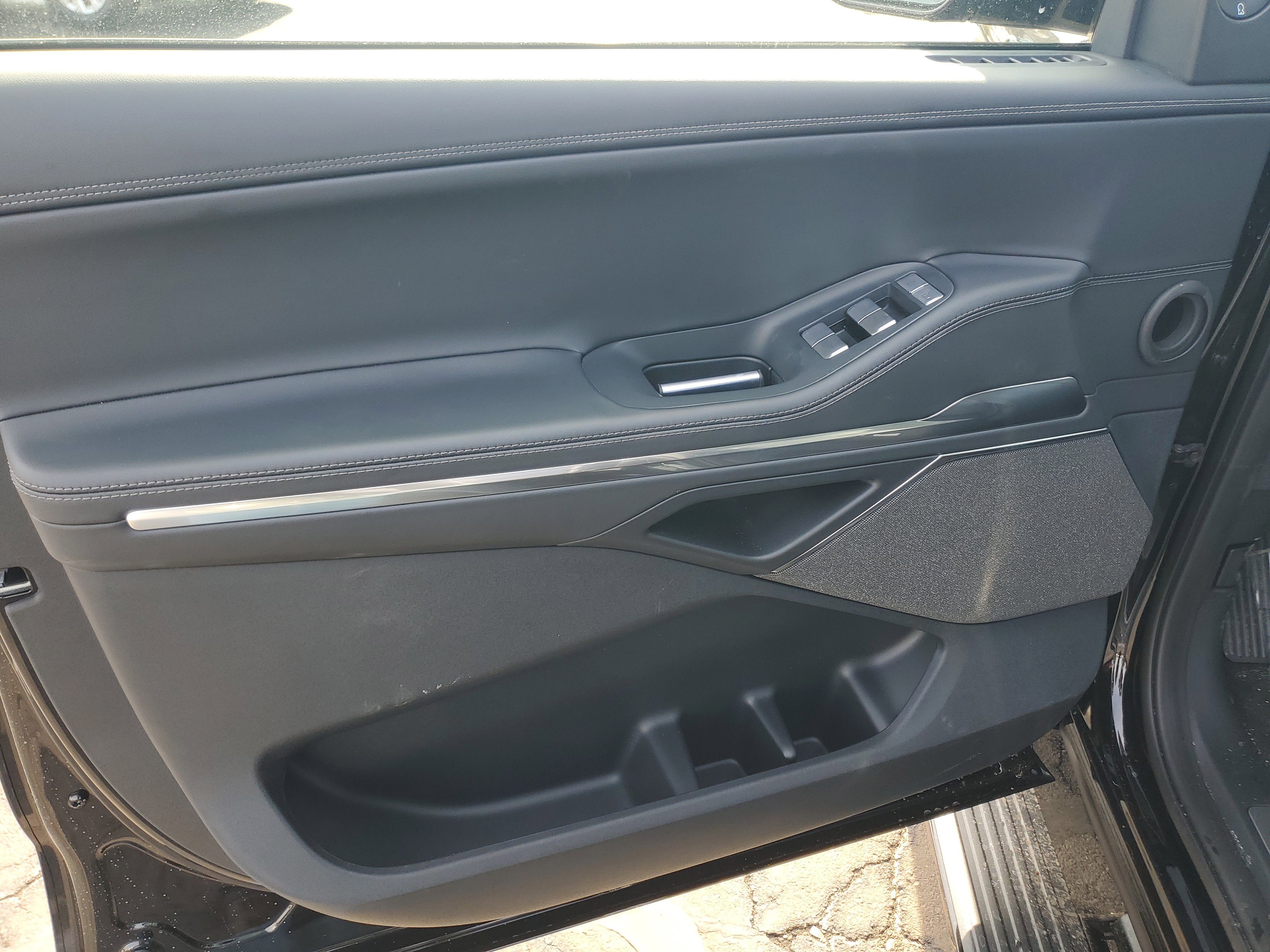 New 2026 Lincoln Navigator Reserve w/ Jet Appearance Package image 8