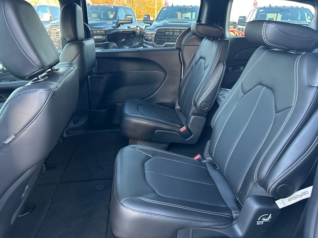 New 2026 Chrysler Voyager LX image 24