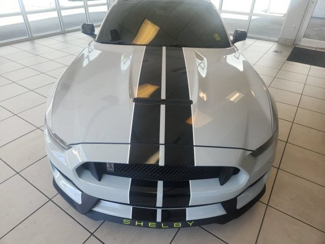 Used 2016 Ford Mustang Shelby GT350 w/ Technology Package RWD image 4