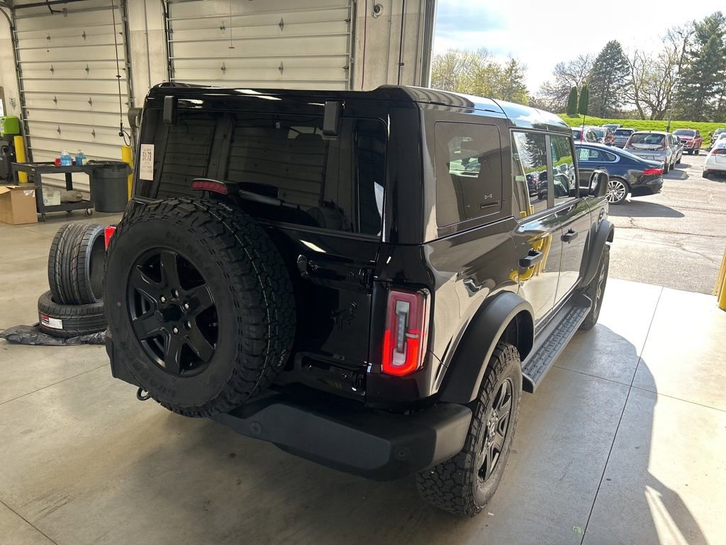 Used 2025 Ford Bronco Outer Banks w/ Black Appearance Package image 6