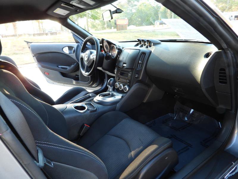Used 2016 Nissan 370Z Coupe image 23