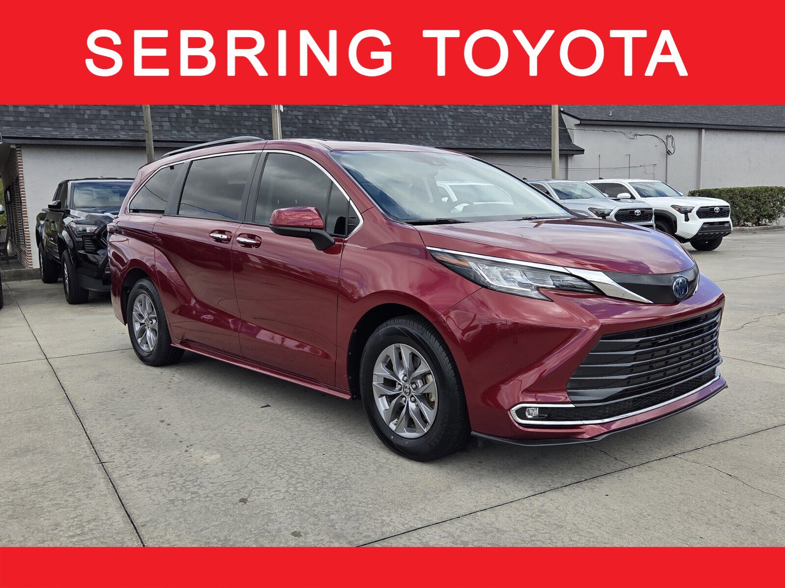 Certified 2022 Toyota Sienna XLE