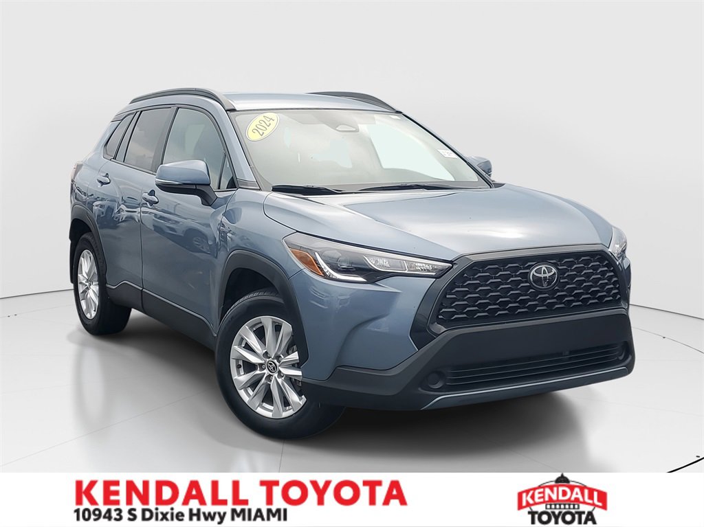 Used 2024 Toyota Corolla Cross LE image 1