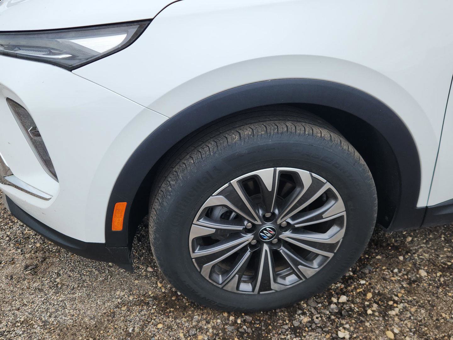 Used 2024 Buick Envision Preferred AWD/4WD image 9