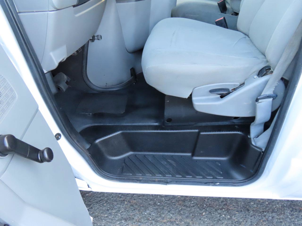 Used 2013 Ford E-250 and Econoline 250 RWD image 12