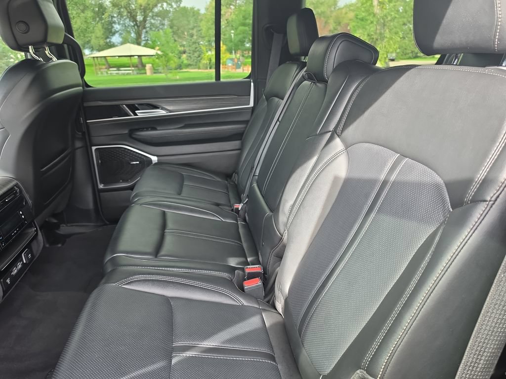 Used 2024 Jeep Wagoneer L Series II w/ Flexible Seating Group AWD/4WD image 24