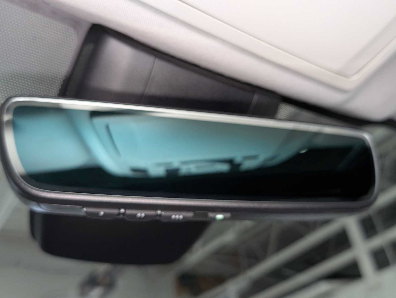 Used 2021 Toyota Highlander XLE AWD/4WD image 35