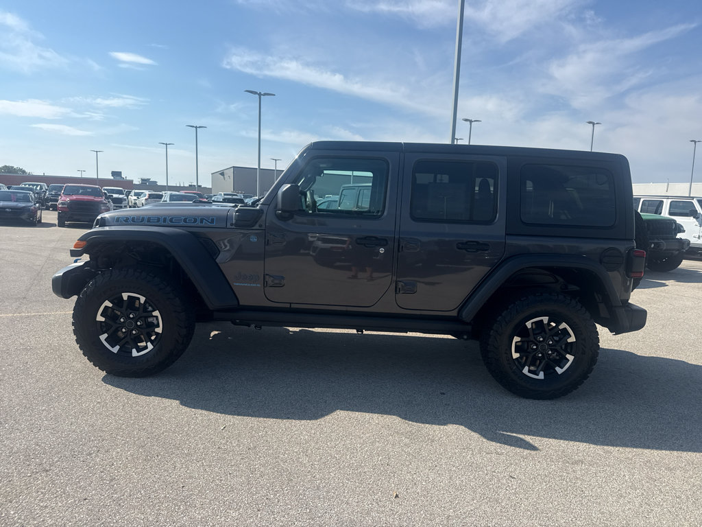 Used 2025 Jeep Wrangler Unlimited Rubicon 4xe w/ Safety Group AWD/4WD image 6