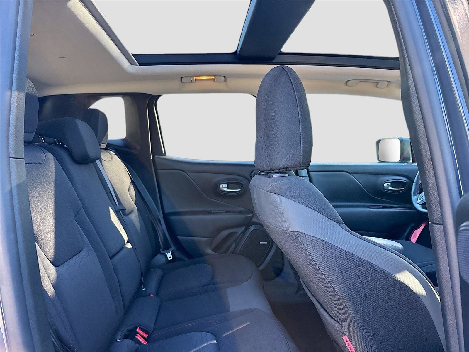 Used 2021 Jeep Renegade Trailhawk w/ Sun & Sound Group image 29