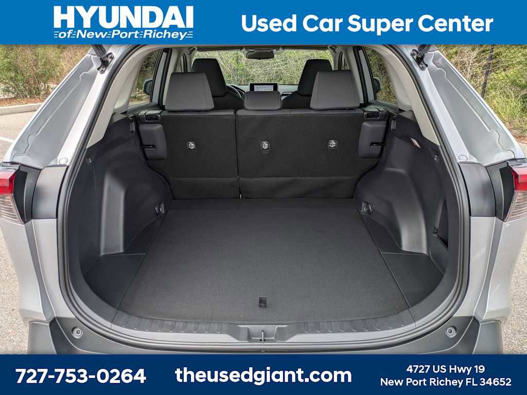 Used 2023 Toyota RAV4 XLE w/ Convenience Package image 13