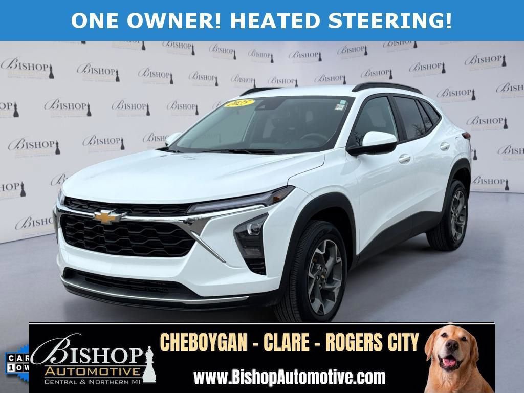 Used 2025 Chevrolet Trax LT w/ LT Convenience Package FWD image 1