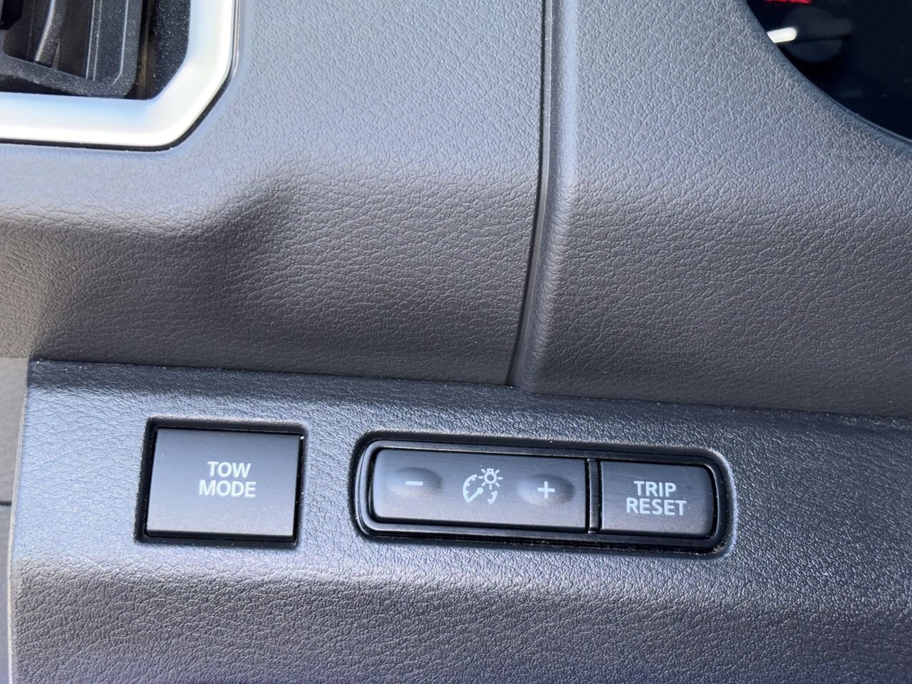 Certified 2025 Nissan Frontier SV w/ SV Convenience Package RWD image 23