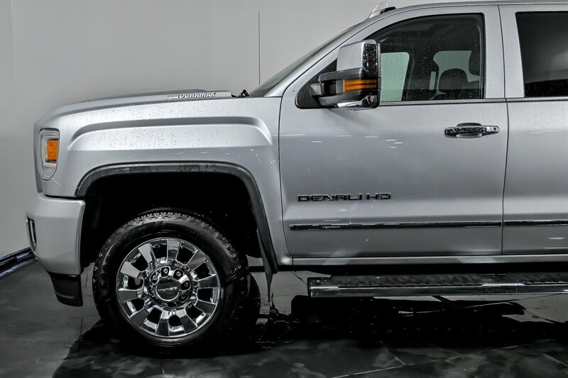 Used 2017 GMC Sierra 2500 Denali w/ Duramax Plus Package AWD/4WD image 6