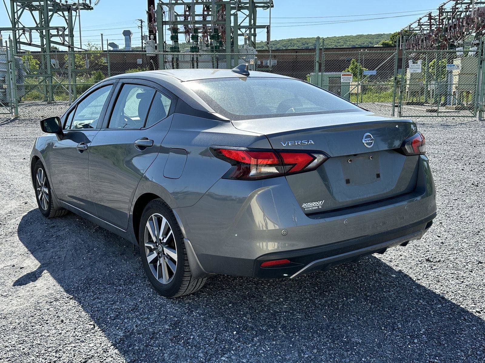 Used 2020 Nissan Versa SV FWD image 6