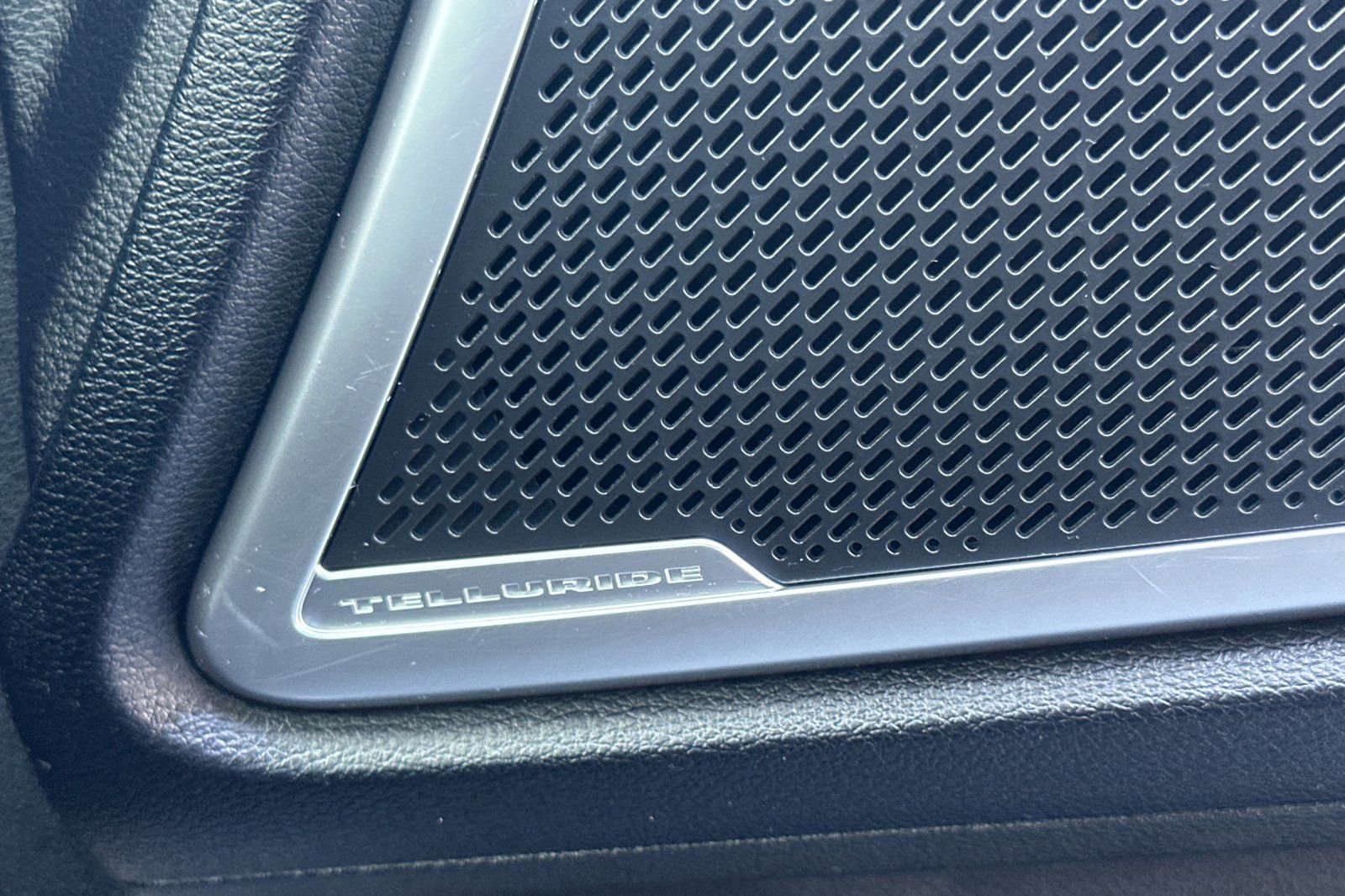 Used 2024 Kia Telluride EX image 46