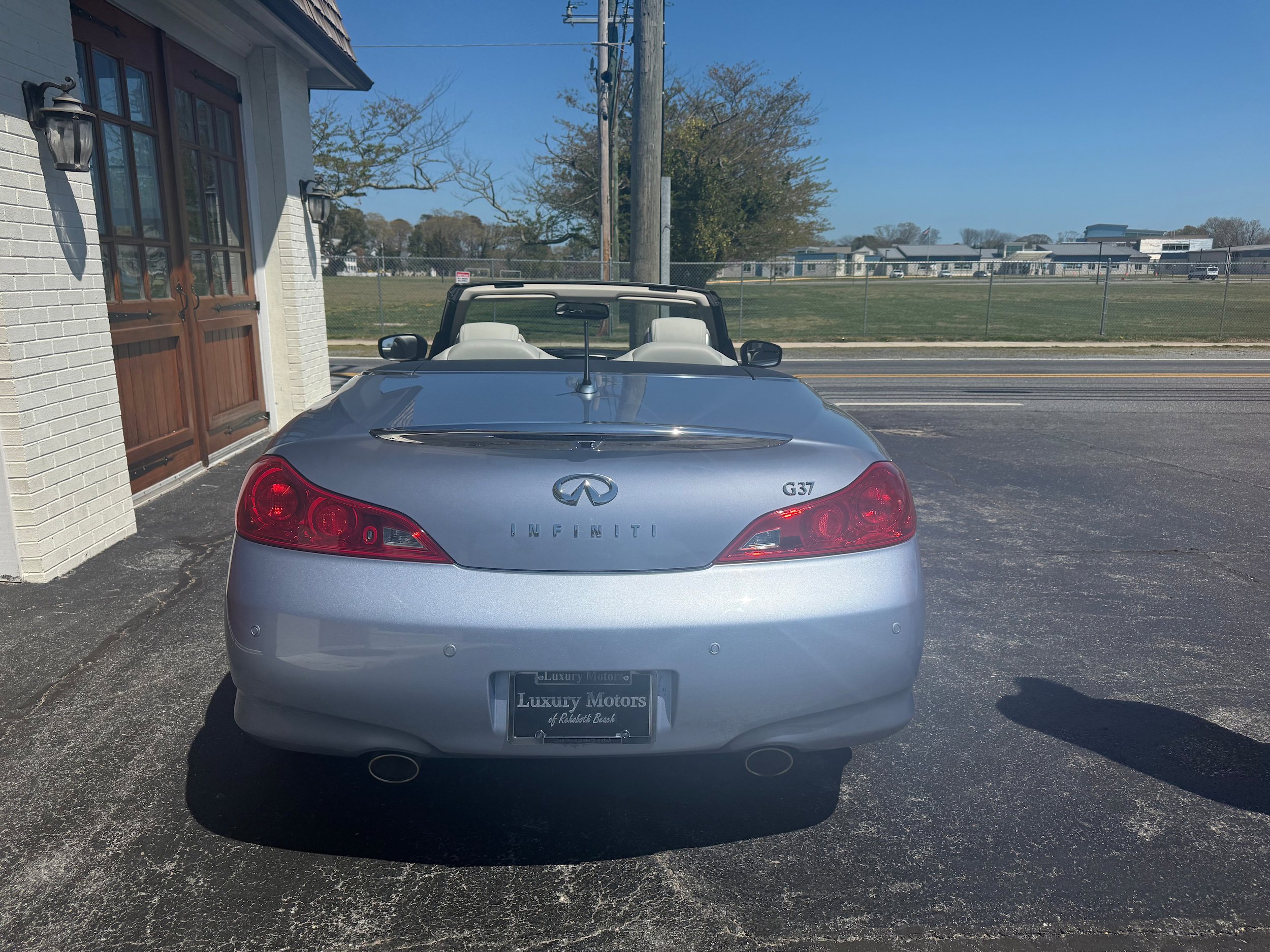 Used 2010 INFINITI G37 Sport w/ Premium Pkg RWD image 9