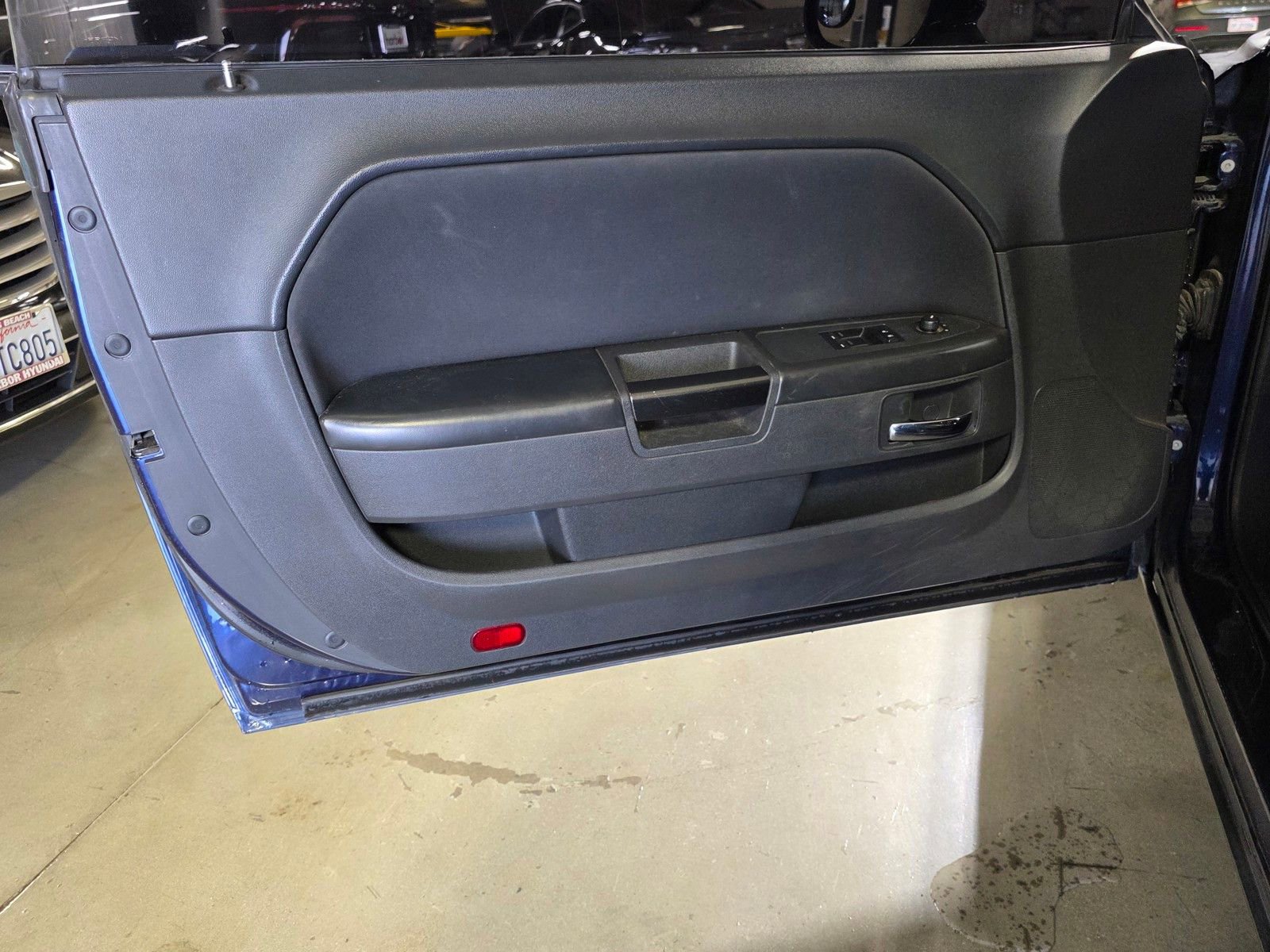 Used 2014 Dodge Challenger SXT image 12