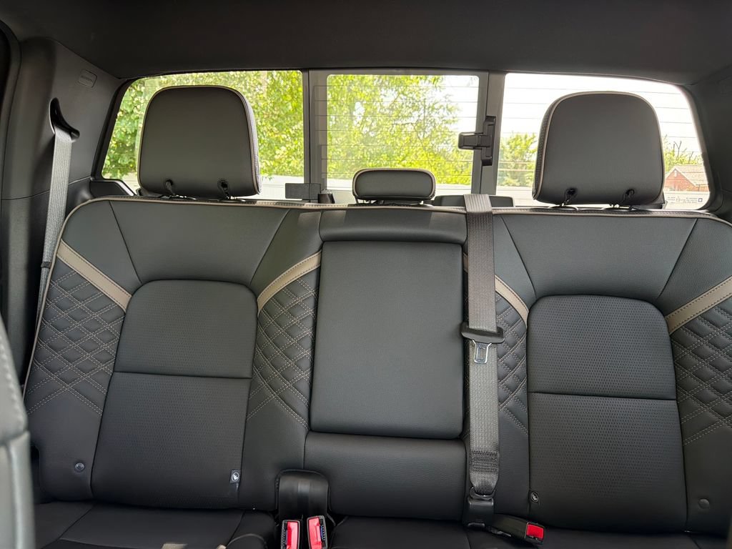 Used 2024 GMC Canyon Denali AWD/4WD image 38