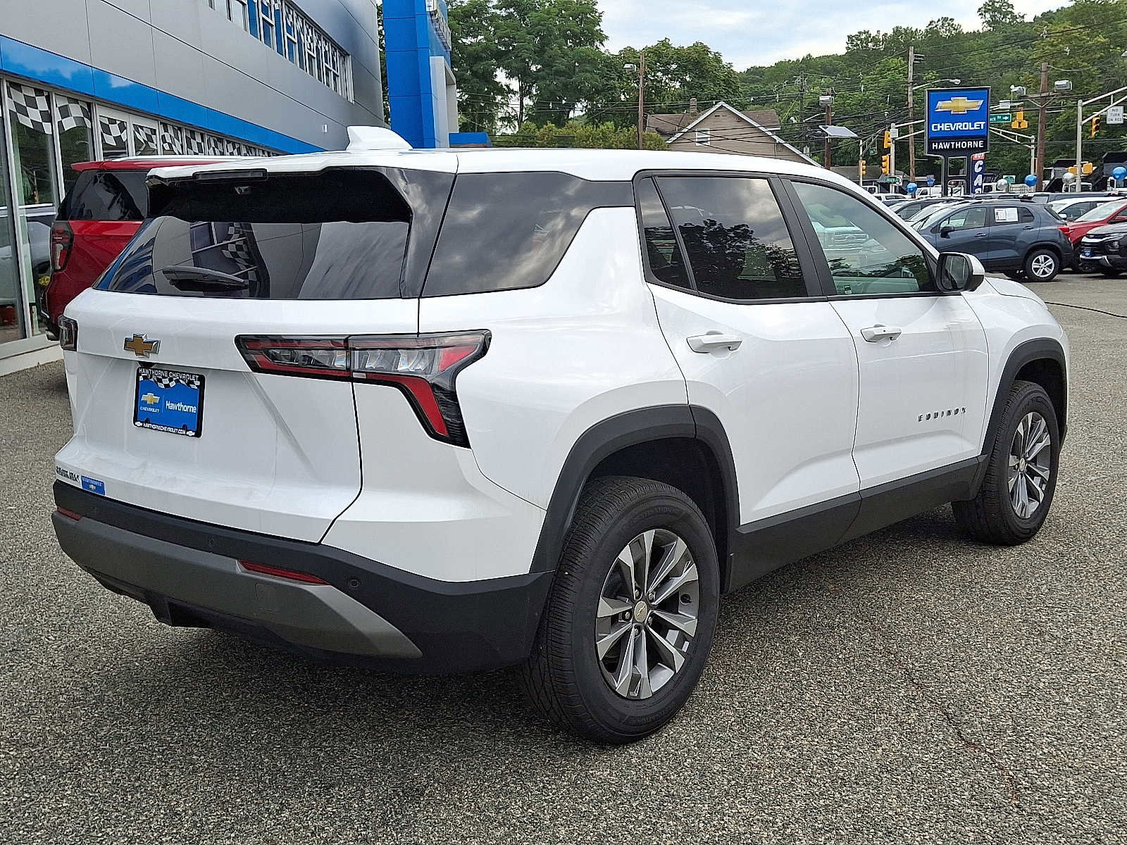 Used 2025 Chevrolet Equinox LT w/ Safety and Technology Package image 6