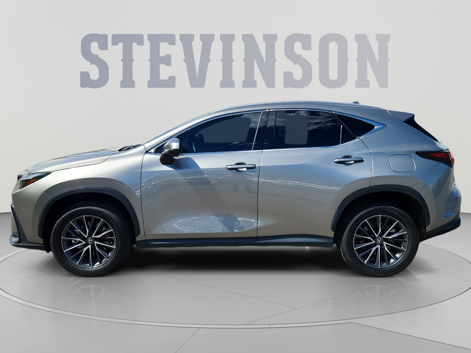Used 2024 Lexus NX 350h AWD image 2