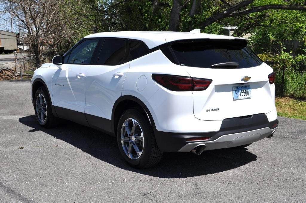 Used 2023 Chevrolet Blazer LT image 3