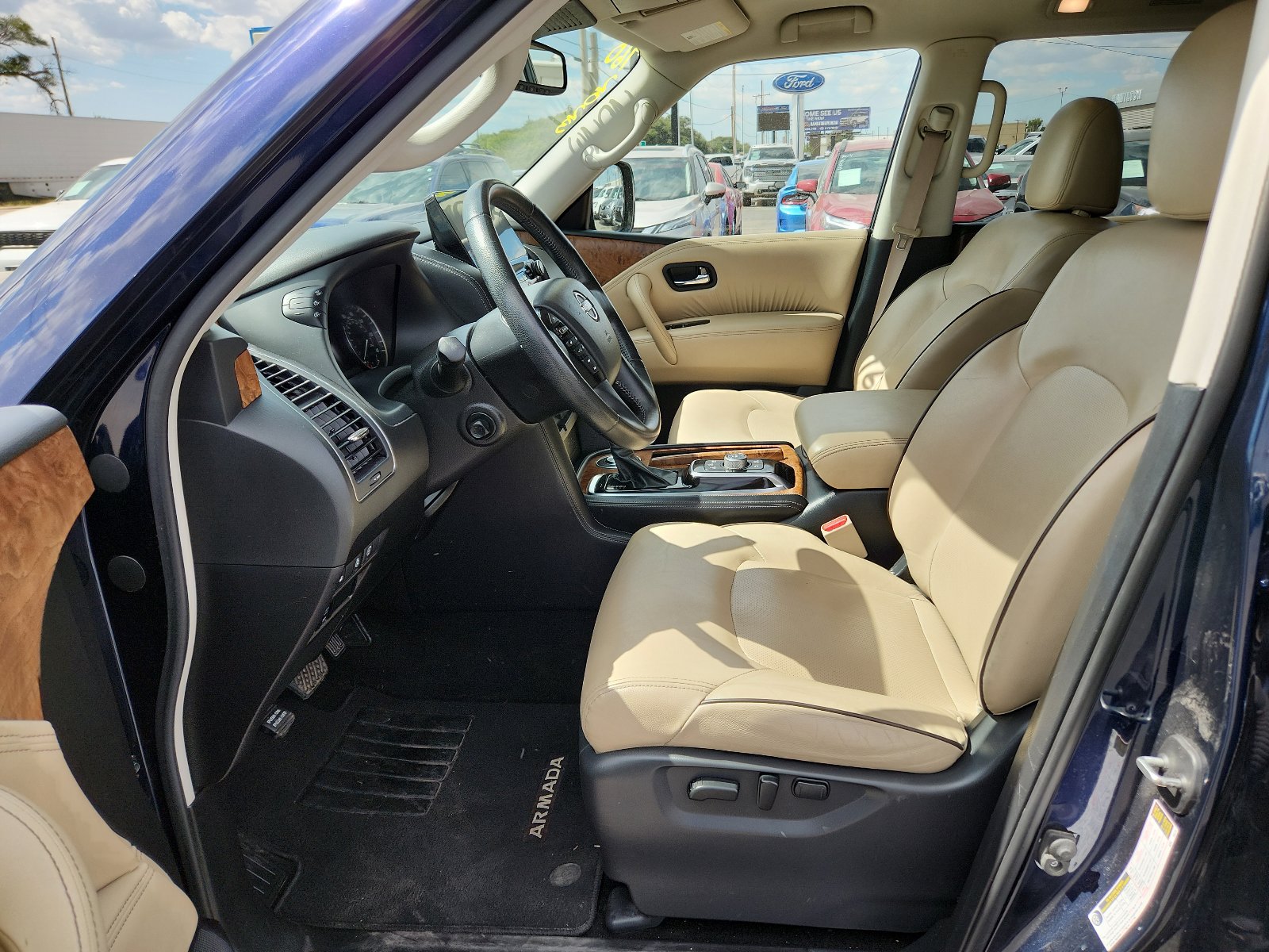 Used 2023 Nissan Armada SL w/ Captain's Chairs Package RWD image 11