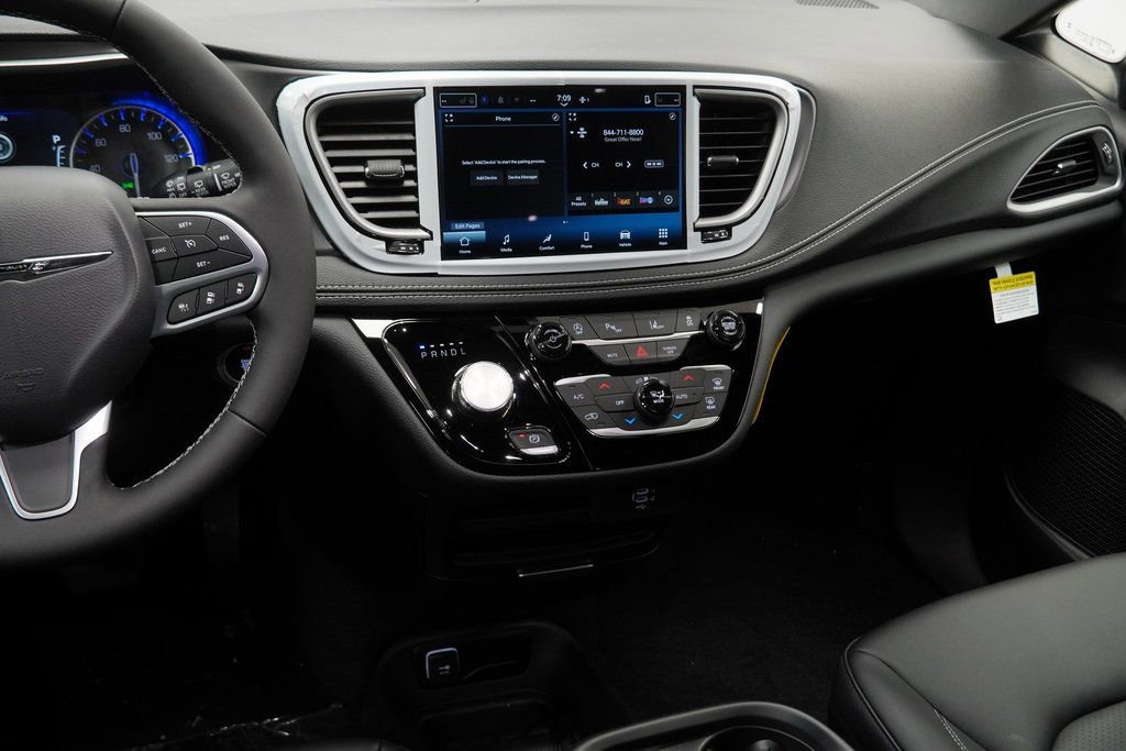 New 2026 Chrysler Pacifica Select image 22