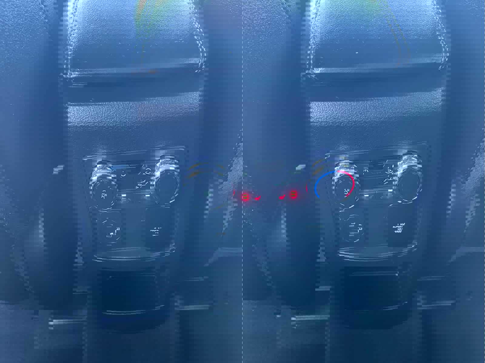 Used 2021 Ford Explorer Limited w/ Equipment Group 301A image 32