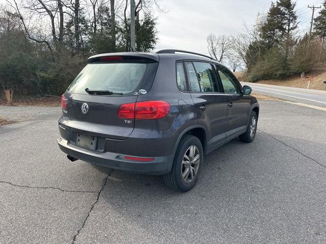 Used 2016 Volkswagen Tiguan SE FWD image 3