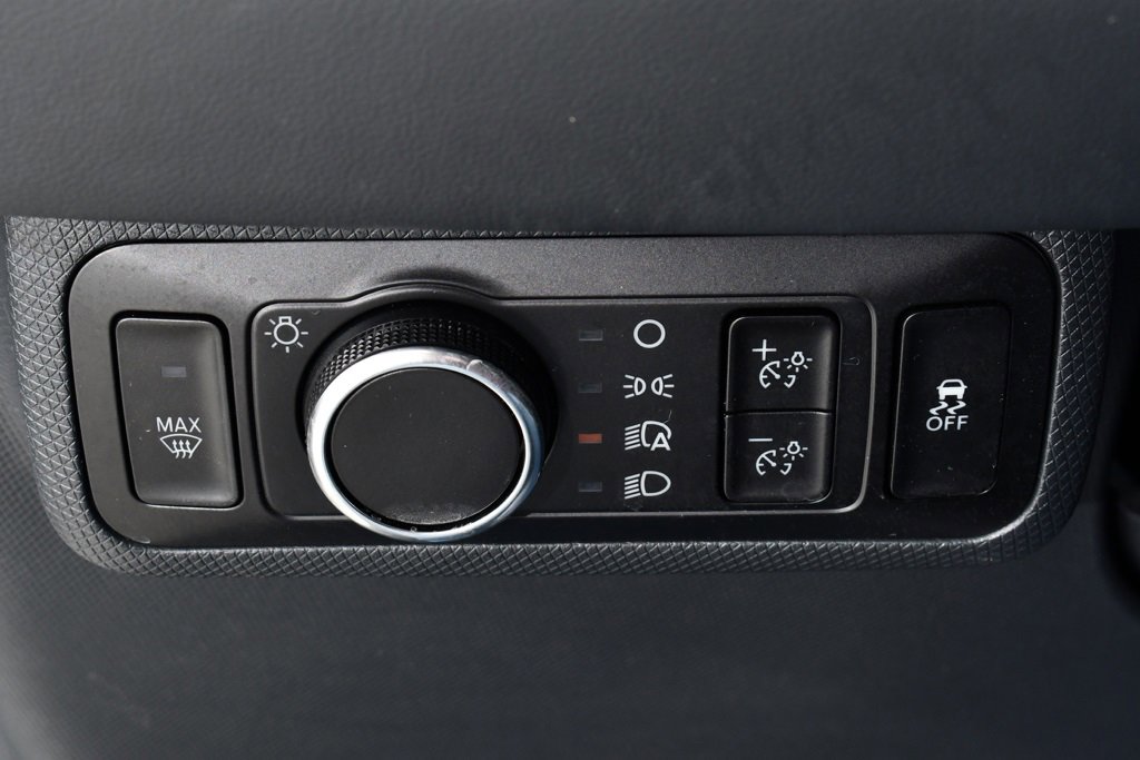 Used 2025 Ford Mustang Mach-E Premium w/ Sport Appearance Package image 31