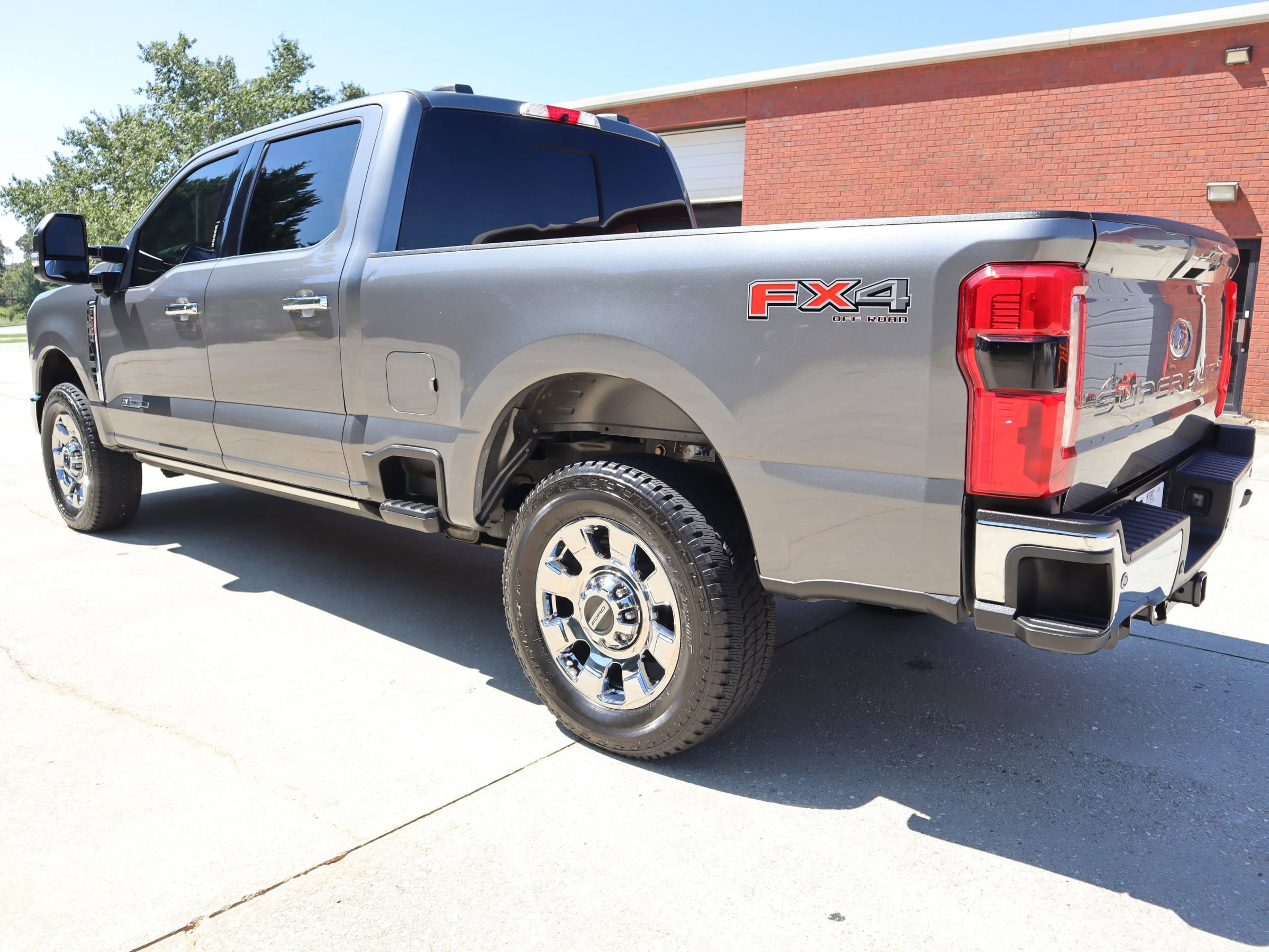 Used 2024 Ford F250 Lariat w/ Lariat Ultimate Package image 3