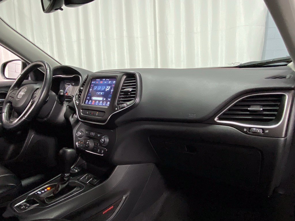 Used 2021 Jeep Cherokee Trailhawk AWD/4WD image 31