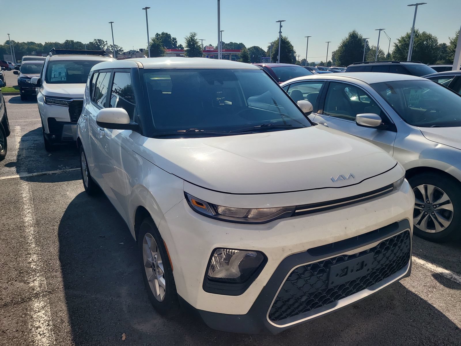 Used 2022 Kia Soul LX w/ Technology Package FWD image 3
