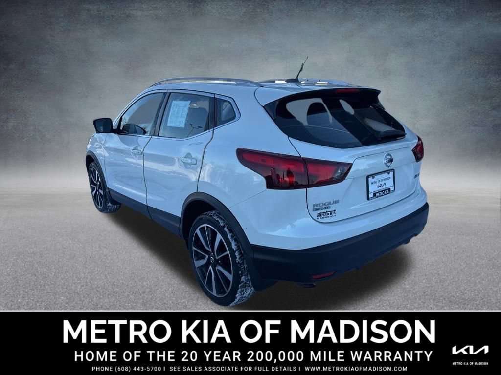 Used 2017 Nissan Rogue Sport SL w/ SL Premium Package image 4