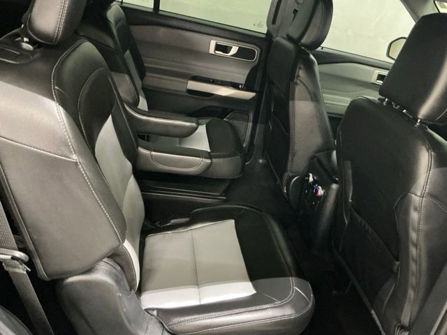 Used 2024 Ford Explorer XLT w/ Equipment Group 202A RWD image 18