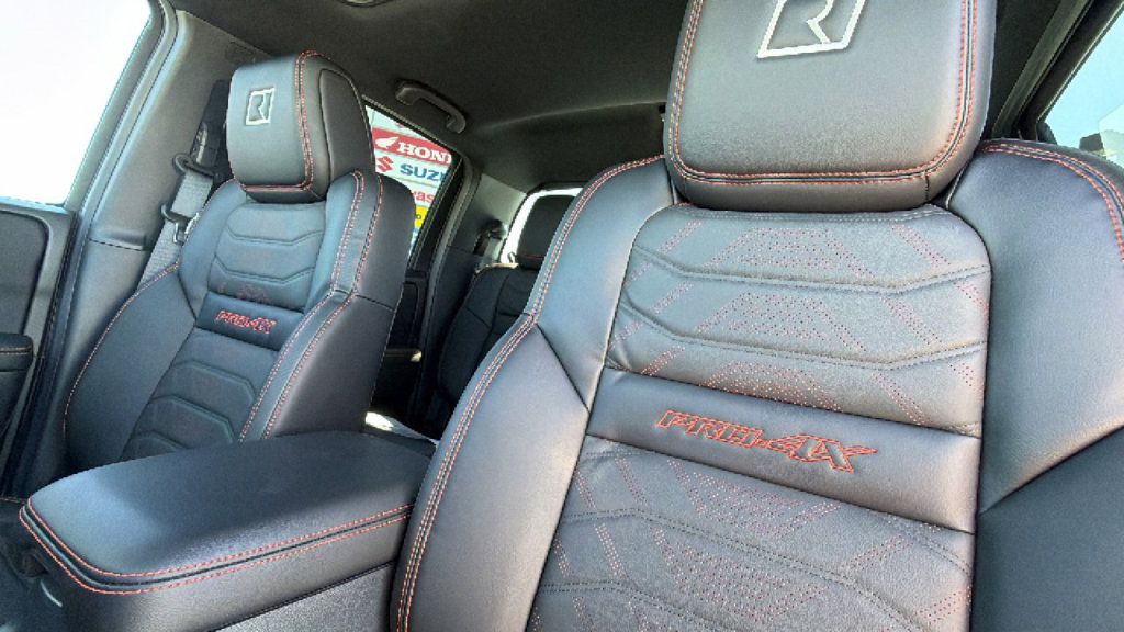 Used 2026 Nissan Frontier PRO-4X w/ Pro Premium Package image 11
